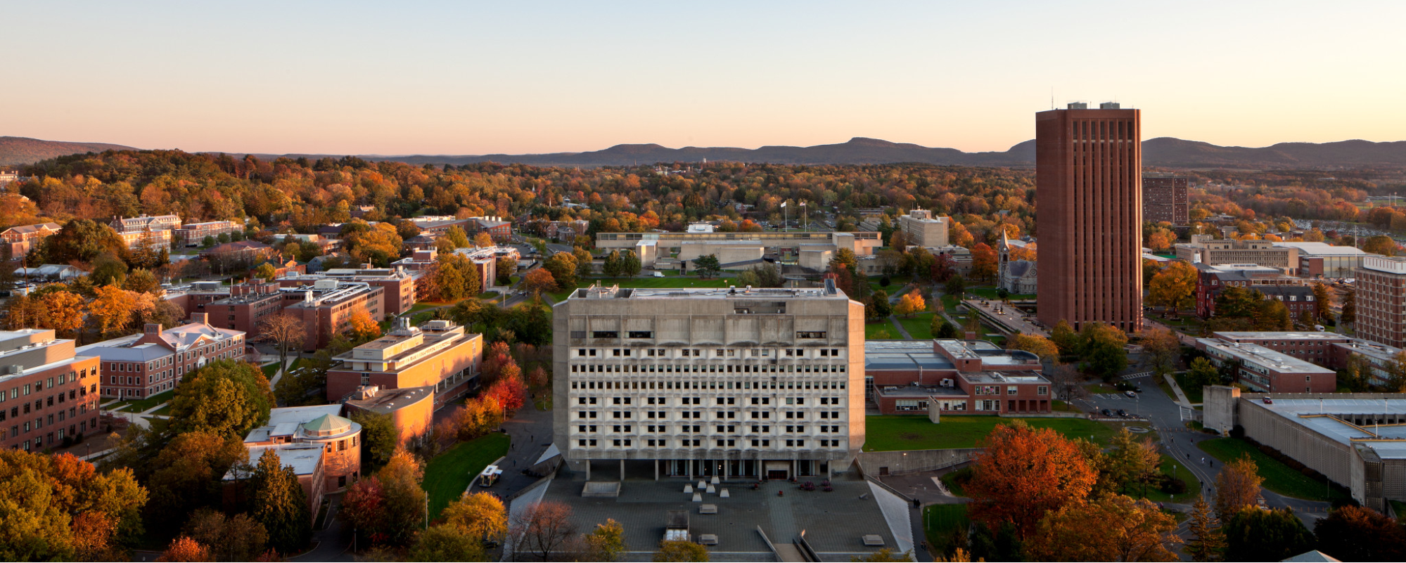 vị trí địa lý trường Đại học Massachusetts - Amherst