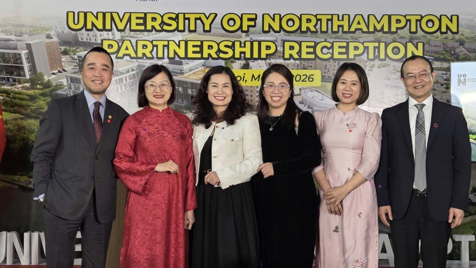 Ban lãnh đạo INDEC cùng các thầy cô Trưởng khoa và Phó Khoa trường Đại học Ngoại Thương